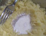 Foto langkah ke 5 dari resep Creamy Mashed Potato with Garlic Spinach.