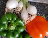A picture of step 1 of Chicken jalfarezi.