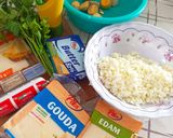 Sajttekercs sonkával, sajtos tojáskrémmel és zöldséggel töltve recept fázis 2 fotója