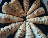 صورة لخطوة 5 من وصفة كورني بالعجينة المورقة