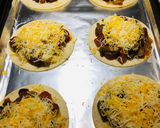 A picture of step 6 of Mini Chorizo Tortilla Pizza 🍕.