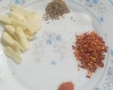 A picture of step 1 of Lehsan ki simple chutney.