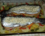 Foto del paso 10 de la receta: Trucha a la naranja con cama de verduras y patatas al papillote