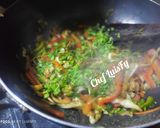 Foto del paso 9 de la receta: Repollo salteado con huevo y salchichas... LuisFy