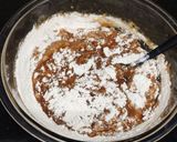 A picture of step 4 of Wheat flour banana cake.
