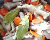 Foto del paso 2 de la receta Patas de pollo en escabeche