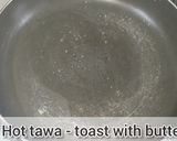 A picture of step 6 of Aloo sandwich.