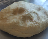 Foto del paso 2 de la receta: Medialunas rellenas con membrillo y dulce de leche