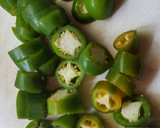 Foto del paso 2 de la receta: Salsa de jitomates y chiles jalapeños, cocidos