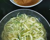 "Zucchini Nudeln" im Glas mit 🥢asia 🥜Erdnuss-Sauce Rezeptschritt 6 Foto