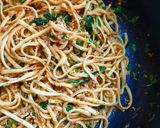 A picture of step 5 of Fresh Crab Meat & Chilli Garlic Pasta.