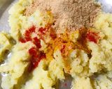 A picture of step 1 of Ragda Pattice.