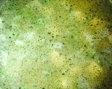 Joghurtos zöldborsó krémleves recept fázis 4 fotója