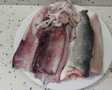 Foto del paso 1 de la receta: Lubina y calamares a la plancha