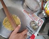 A picture of step 4 of Crispy Layered Methi Puri.