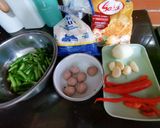 Foto langkah ke 1 dari resep Tumis Buncis Baso Pedas Gurih.