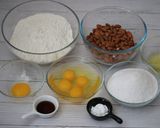 Gambar langkah 1 resipi Almond Biscotti.