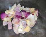 A picture of step 3 of Kadhai Chicken.