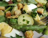 Foto del paso 9 de la receta: Ensalada César de espárragos y patatas con mayonesa de anchoas