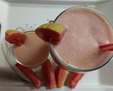 A picture of step 3 of Guava smoothie.