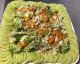 Une image de l'étape 6 de Salade de concombre, tomates, anchois,thon et scarole.