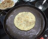 A picture of step 3 of Shrimp Paratha.