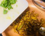 आलू की भुजिया (aloo ki bhujia recipe in Hindi) रेसिपी चरण 5 फोटो