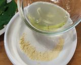 Foto del passaggio 5 della ricetta Ciliegine di mozzarella al profumo di erbe aromatiche