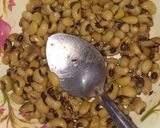 A picture of step 1 of White beans golgappa chaat.