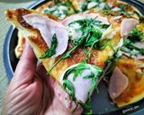 Foto del paso 7 de la receta: Pizza trufada de pavo, rúcula y queso tostado