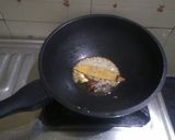 A picture of step 3 of Kashmiri pulao.