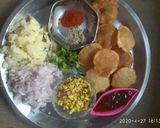 A picture of step 3 of Rava puri chat.