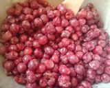 A picture of step 2 of Cherry pie.