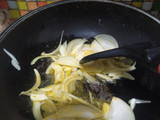 Fusilli Saus Telur Pedas