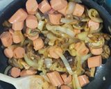 Foto del paso 3 de la receta: Shiitake y vienesas salteadas