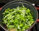 Hình bước làm 3 của món Canh tần thuốc bắc dưỡng khí huyết