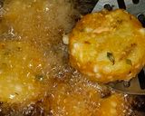 A picture of step 6 of Sabudana Vada.