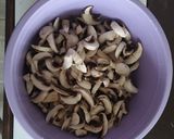 Foto del paso 3 de la receta: Una deliciosa crema de champiñones