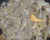 Foto del paso 4 de la receta: Dip de atún y berenjena con tostadas de ajo🍆🧅🥖🥯🥙🌯