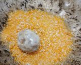 Foto langkah ke 9 dari resep Bitterballen Kentang (isi sisa ayam opor).