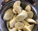 Gambar langkah 3 resipi Pengat Pisang Raja.