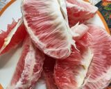 A picture of step 1 of Pink Pomelo with Green Chili Chutney.