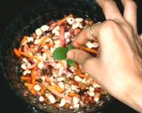 A picture of step 5 of Peanut disco salad.
