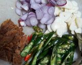 Foto langkah ke 2 dari resep Oseng Kikil Cabe Ijo.