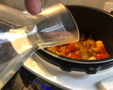 Foto del paso 5 de la receta: Fideuá melosa de pollo con pimientos