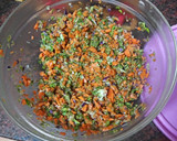 Foto del paso 1 de la receta: Pechuga con calabacín a la plancha y ensalada de zanahoria