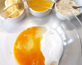 Foto del paso 1 de la receta: Bizcocho esponjoso de fresas y naranjas