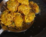 A picture of step 3 of Moong daal pakora.