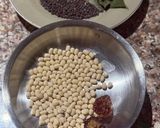 A picture of step 3 of South Indian style Nariyal Dhania Patta Chutney.
