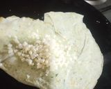 A picture of step 2 of Cheese omlette parcel.